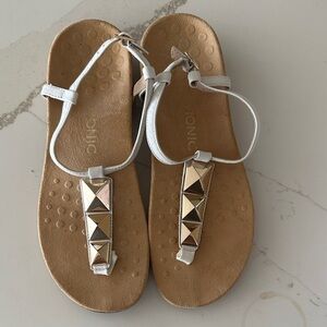 Vionic Nala Sandals 10